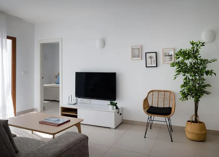 Lena - Vipvipvillas